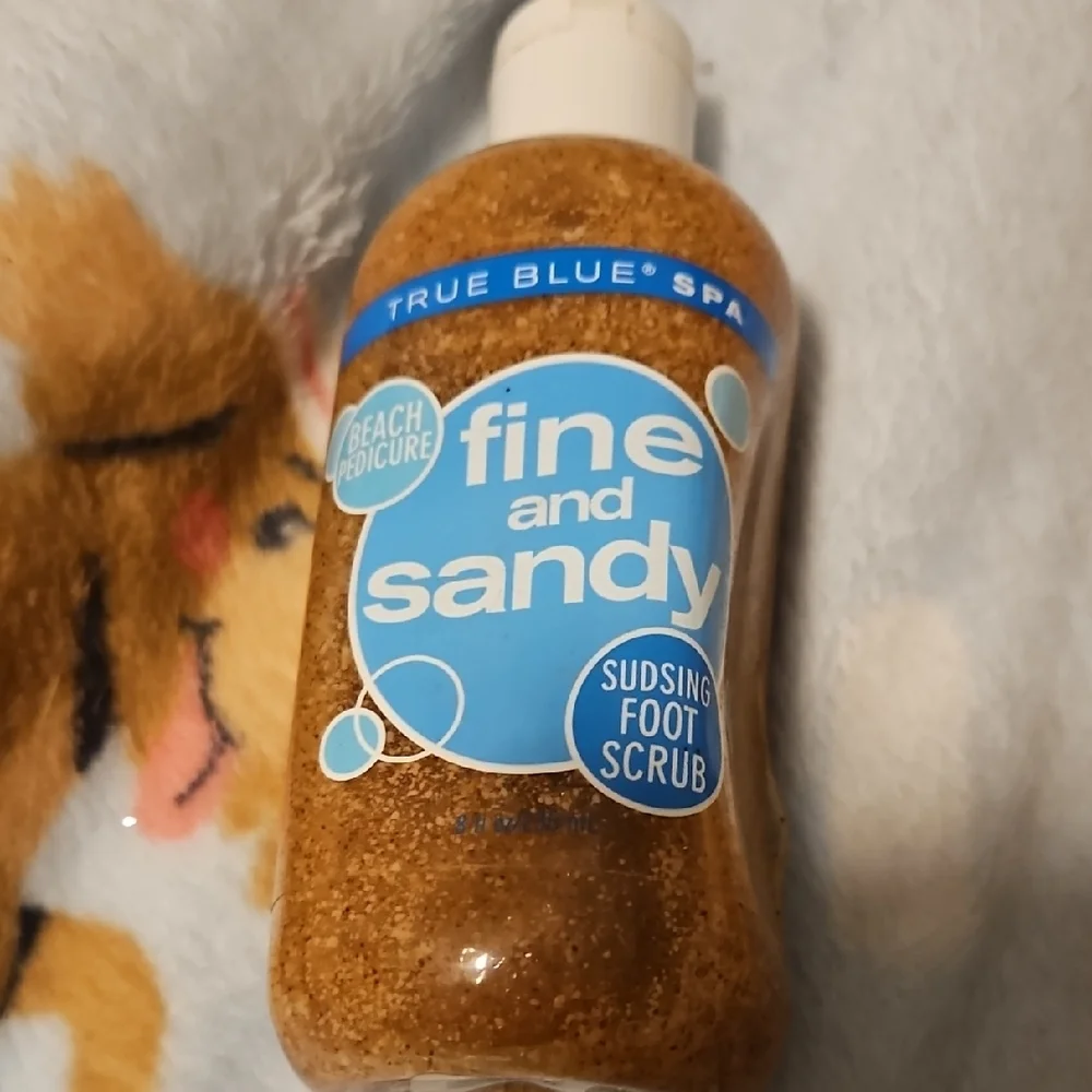 RARE ** DISCONTINUED ** Bath & Body True Blue Spa Fine and Sandy Foot Sc…
